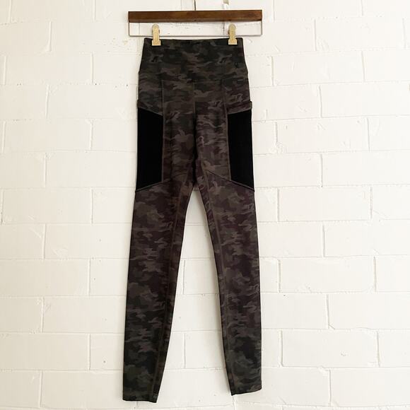 GOOD AMERICAN Pocket Sculpt Camo Leggings XS - Picture 2 of 10